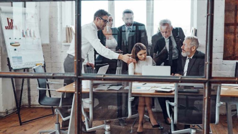 presentation designing group in office