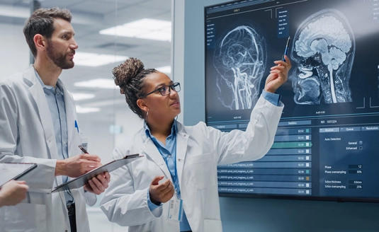 BEING OBSERVED CAN ENHANCE PERFORMANCE—WITH THE RIGHT TRAINING 