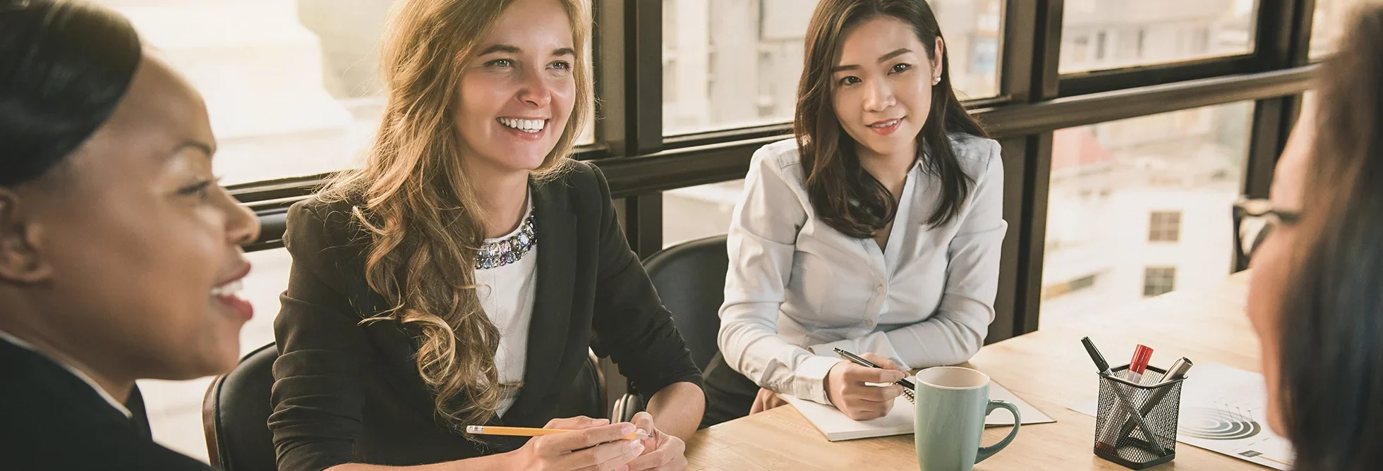 EXECUTIVE COACHING FOR WOMEN TO LEAD WITH CONFIDENCE